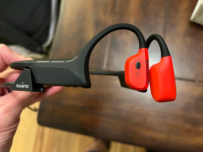 Suunto Wing review: Bone conduction headphone tech… Suunto Wing: Reviewing the Best Bone Conduction Headphones for Hiking