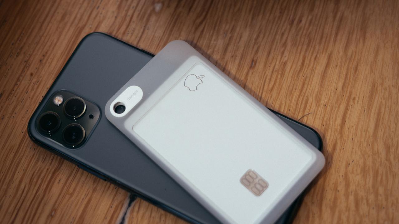 Order iPhone SE Card Holder Case for Minimalist Convenience