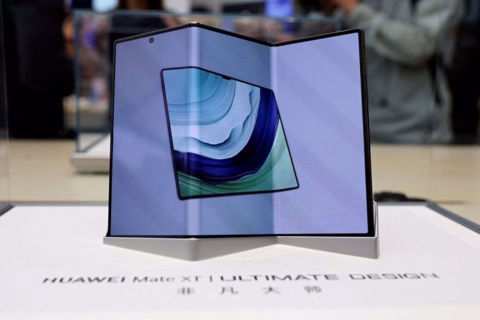 Huawei Mate XT Unlocking the Future of Triple-Foldable Design