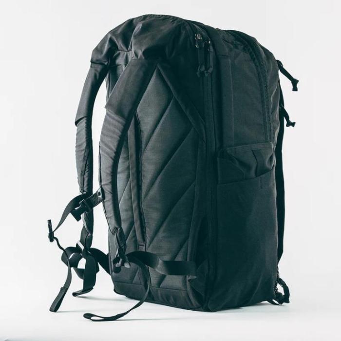 Evergoods CTB35 Reviewing the Civic Travel Backpack Design and Build