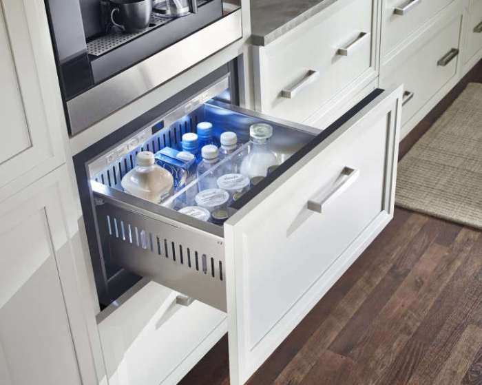 True Residential Undercounter Refrigerator Luxury Beverage Center