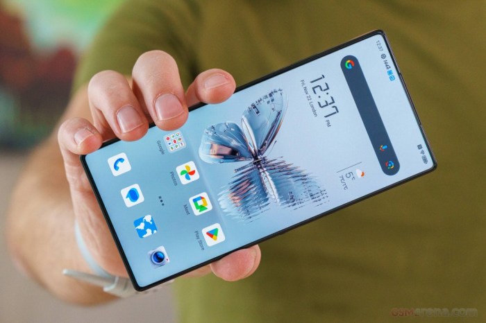 Nubia RedMagic 10 Pro Reviewing the Under-Display Camera and Gaming Power