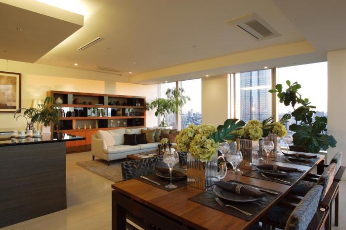 Ultra-Modern Condos by Mitsubishi Estate in Tokyo