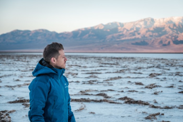 17 Best Men’s Travel Shirts for Vacation, Comfort, and Adventure in ... Best men's travel dress shirts