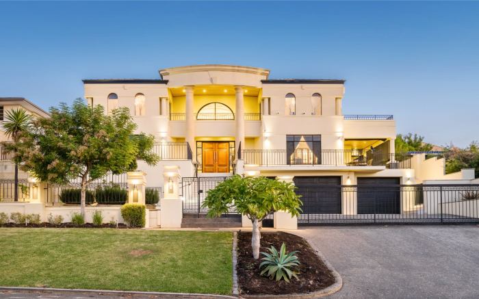 Luxury Real Estate Brokerage Near Me For Exclusive Homes